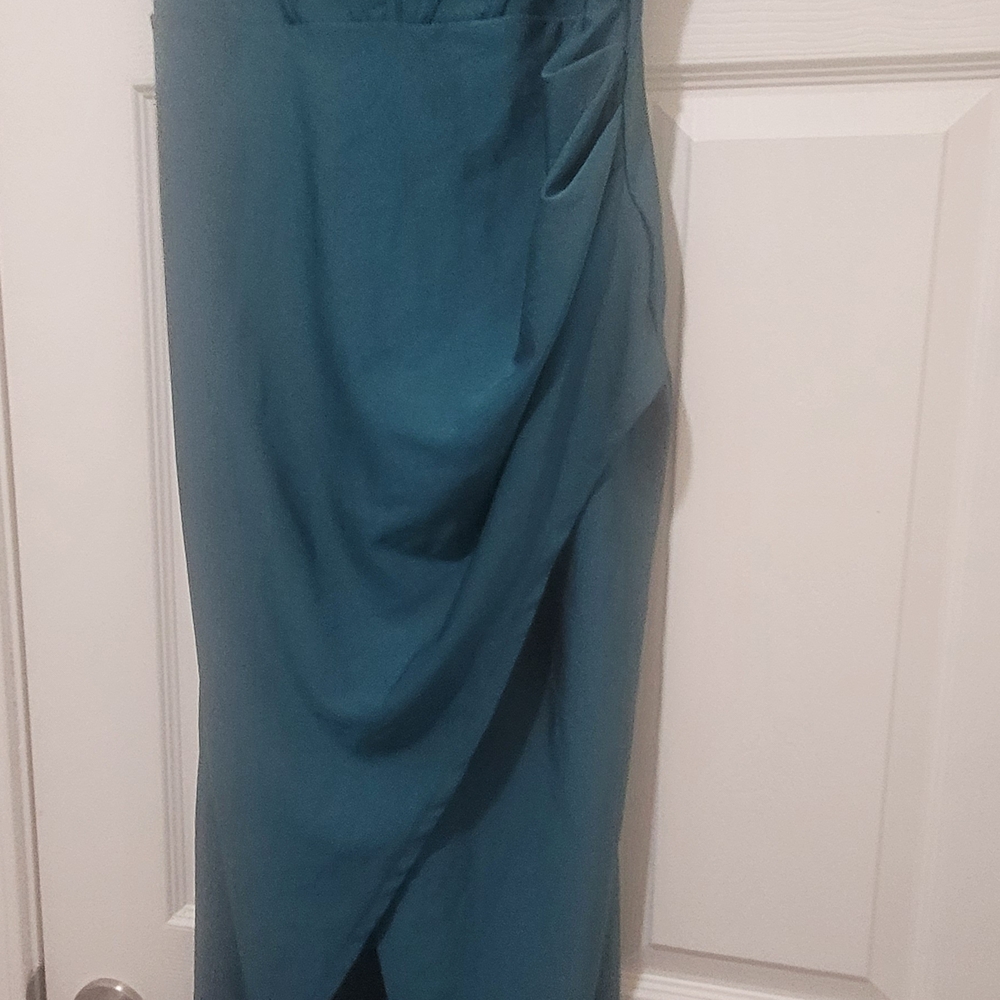 Elegant Teal Evening Gown